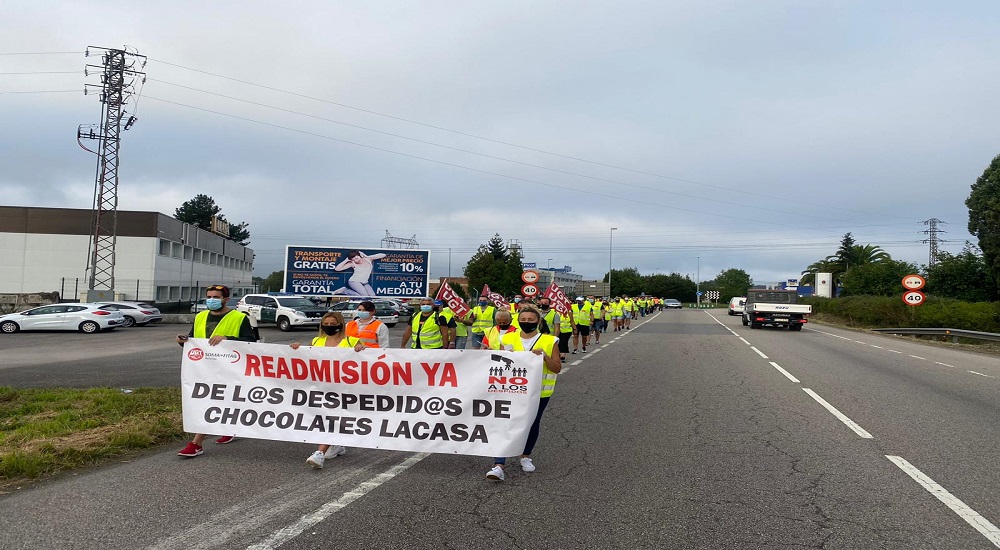 La Marcha en Apoyo a los trabajadores despedidos en el Grupo Chocolates LACASA en Asturias, recibe el apoyo explicito del Alcalde de Siero