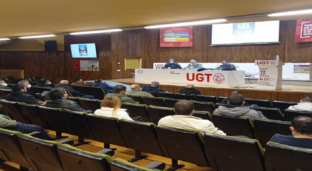 El SOMA-FITAG-UGT celebra en el salón de actos de UGT de Oviedo su primer encuentro sindical del sector energético con una amplia representación de delegados y delegadas del sector